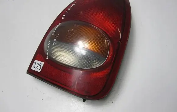 Hyundai Lantra II Rear/tail lights