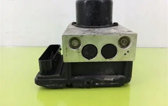 Volkswagen Golf IV ABS Pump 6X0614517