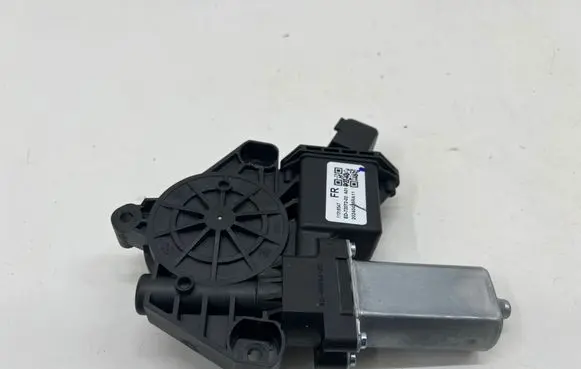 MG MG3 III Front door window regulator motor 11318547