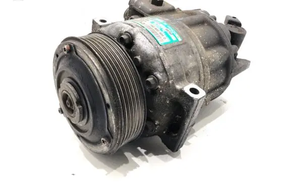 Volkswagen Touran I Air conditioning (A/C) compressor (pump) 1K0820803Q
