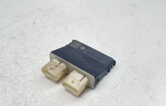 Volkswagen Golf VIII Rear glass lock/latch Q101 3G0962243C