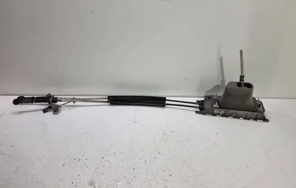 Audi Q3 8U Gear shifter/selector 1K0711061C