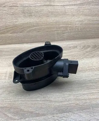 BMW 3 E46 Mass air flow meter 7787076 0928400468