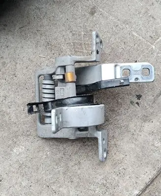 BMW 5 E60 E61 Tailgate/trunk/boot hinge 7061384