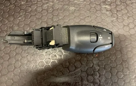 Peugeot 407 Multifunctional control switch/knob 9641796480