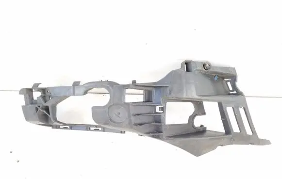 Front bumper mounting bracket