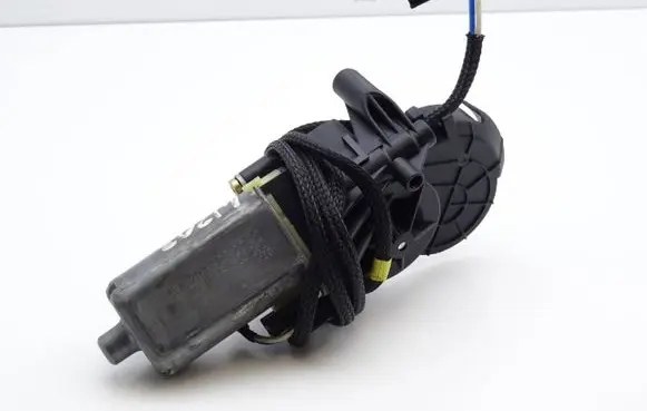 Mercedes-Benz C W203 Seat adjustment motor A2038202042