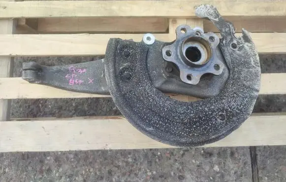 BMW 5 G30 G31 Front wheel hub spindle knuckle