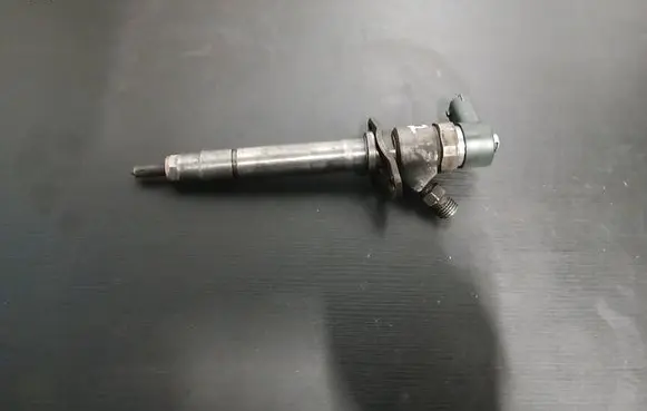 Volvo V70 Fuel injector 3A22990