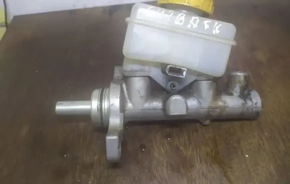 Subaru Outback Master brake cylinder T0K00 JAPAN