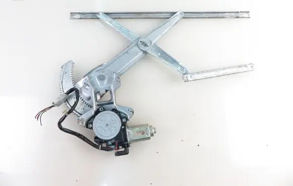 Honda CR-V Front door window regulator with motor 