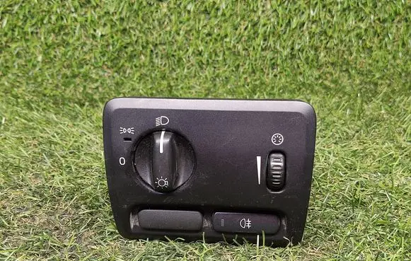 Volvo XC70 Light switch 8691748 ML252300101