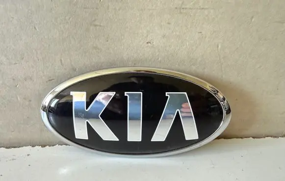 KIA Rio Manufacturer badge logo/emblem 863201W150