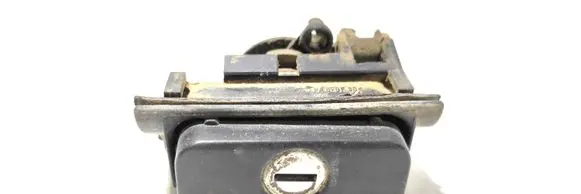 Volkswagen Golf III Tailgate exterior lock 