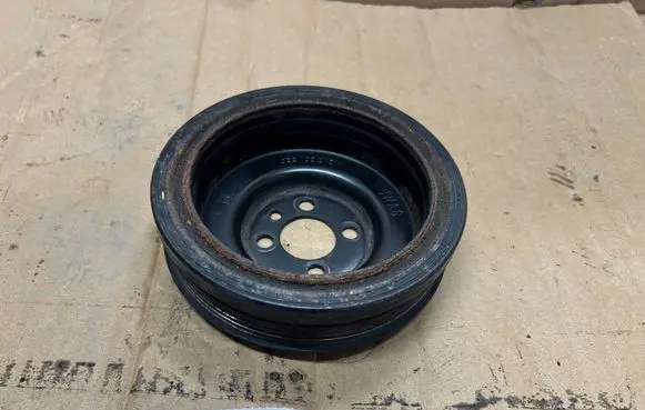 Volkswagen Sharan Crankshaft pulley 038105243m