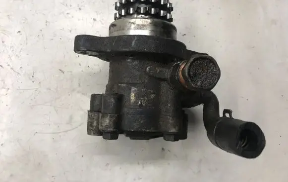 Nissan Primera Power steering pump 5098182 4U1050 49110