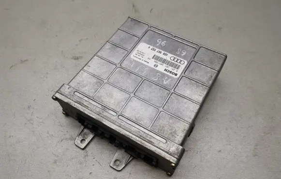 Audi A8 S8 D2 4D Engine control unit/module 4D0907557A 0261203905 0261203906