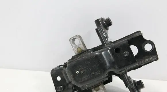 Volkswagen Polo V 6R Engine mount bracket 6Q0199555