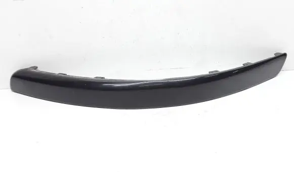 Front bumper splitter molding