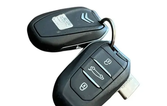 Citroen C4 Grand Picasso Ignition key/card 96742552ZD FSK43392 100981382