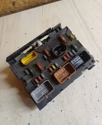 Citroen C4 I Picasso BSM Control unit 9664055680