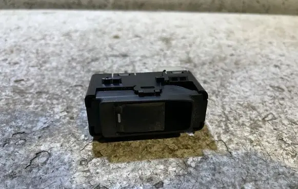 Jeep Patriot Electric window control switch 04602933AAA 2746A