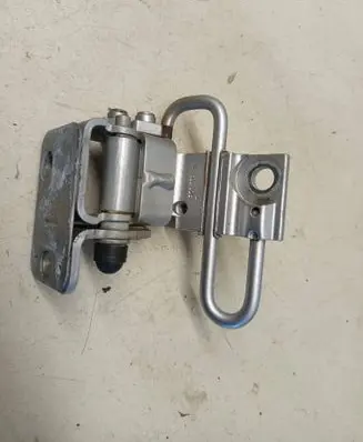 Volkswagen PASSAT CC Rear door lower hinge 3C8833411A