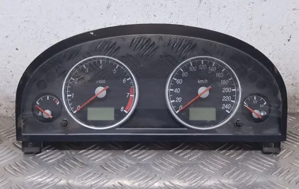 Ford Mondeo Mk III Speedometer (instrument cluster) 1S7F10841