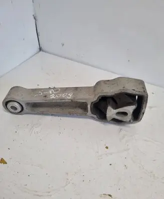 Volvo S80 Engine mount bracket 30680474