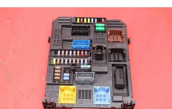 Citroen Berlingo Fuse box set 9830707680
