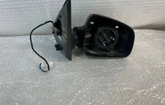 Front door electric wing mirror