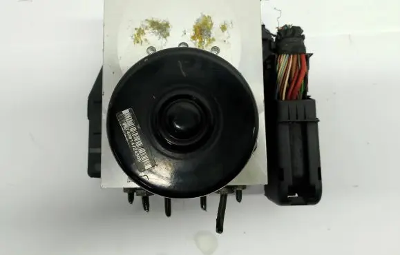 Mercedes-Benz C W203 ABS Pump A0044310512Q01