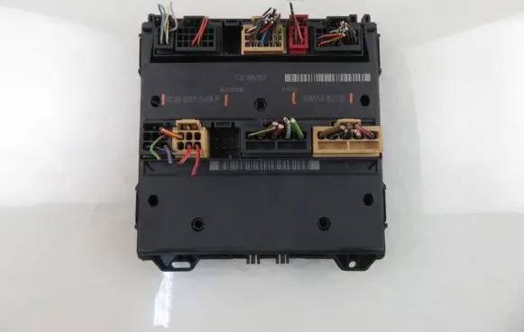 Skoda Fabia Mk1 (6Y) Central body control module 5WK48218 6Q2937049F