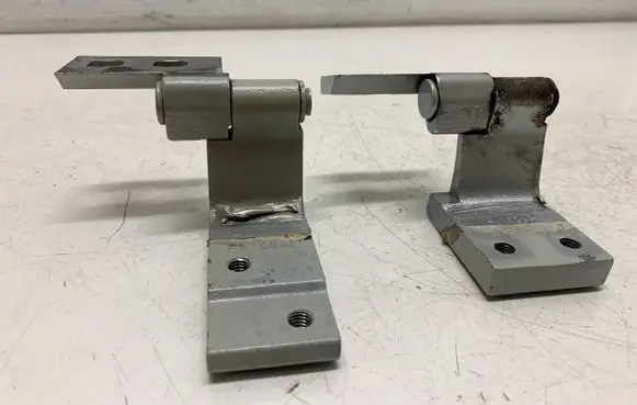 Rear door hinge set