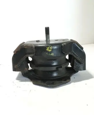 Mitsubishi Pajero Engine mount bracket AV68827 68827
