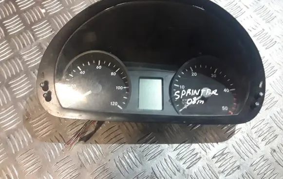 Mercedes-Benz Sprinter W906 Speedometer (instrument cluster) 9064468421