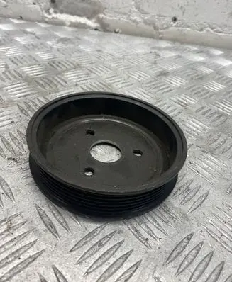 Opel Meriva B Water pump pulley 55565243