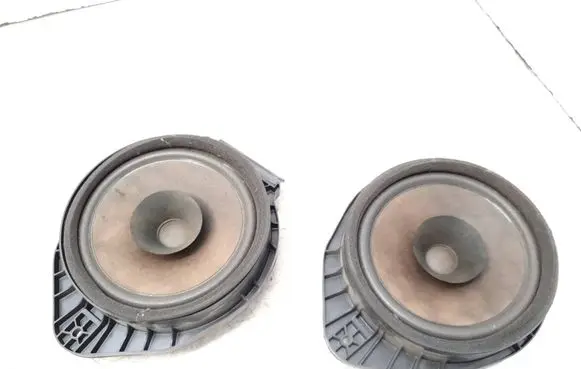 Opel Astra J Rear door speaker 