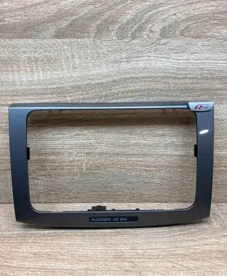 Radio/GPS head unit trim