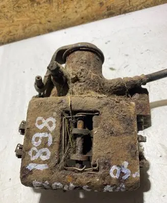 Rear brake caliper