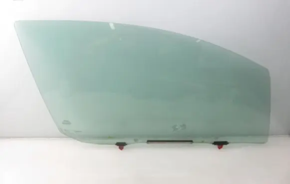 Toyota Yaris Front door window glass four-door 