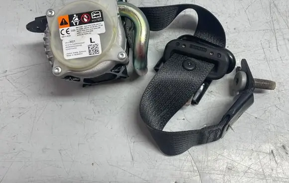 Opel Insignia B Rear seatbelt 39133021