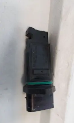 BMW 5 E39 Mass air flow meter F00C262062