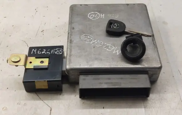 Mazda 626 Engine ECU kit and lock set F7FF12A650FD FSJ318881D