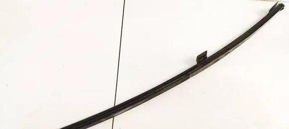 Opel Zafira B Front door glass trim molding