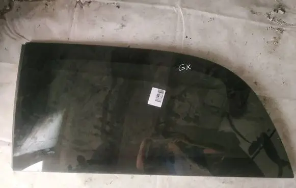 Chrysler Grand Voyager V Rear side window AS3