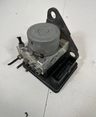 Skoda Enyaq iV ABS Pump 1EA614517AR A025B560 1EA614517
