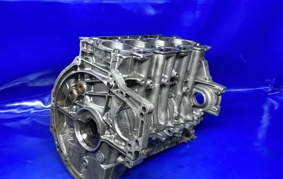 Peugeot 308 Engine block 9683251610 9685737310 BH02