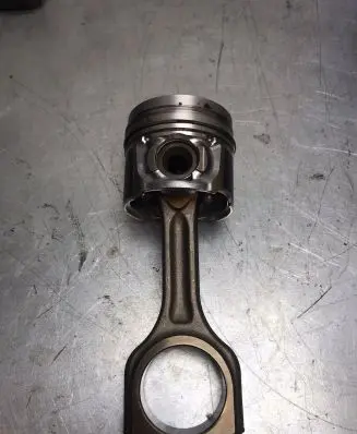 Volvo V40 Piston with connecting rod 75L101