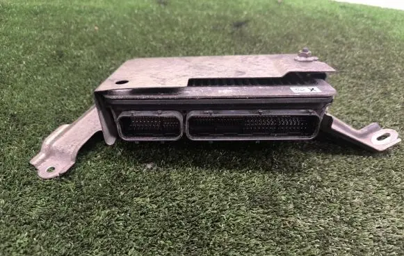 Toyota Yaris Engine control unit/module 896610DF61